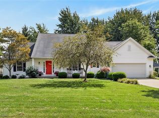32079 Country Club Dr, Avon Lake, OH 44012