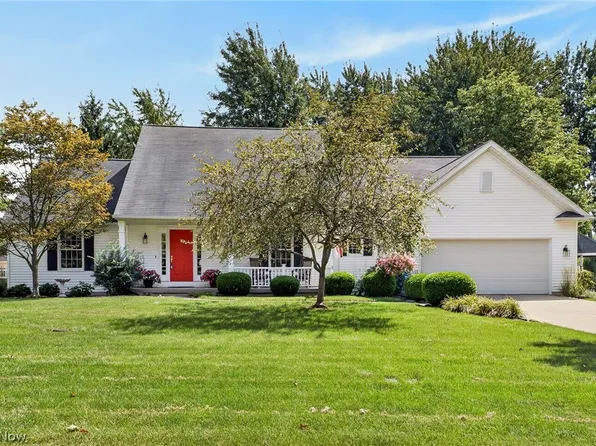 32079 Country Club Dr, Avon Lake, OH 44012