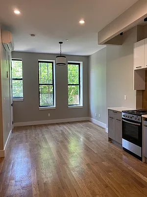 Rented by The InHouse Group | media 6
