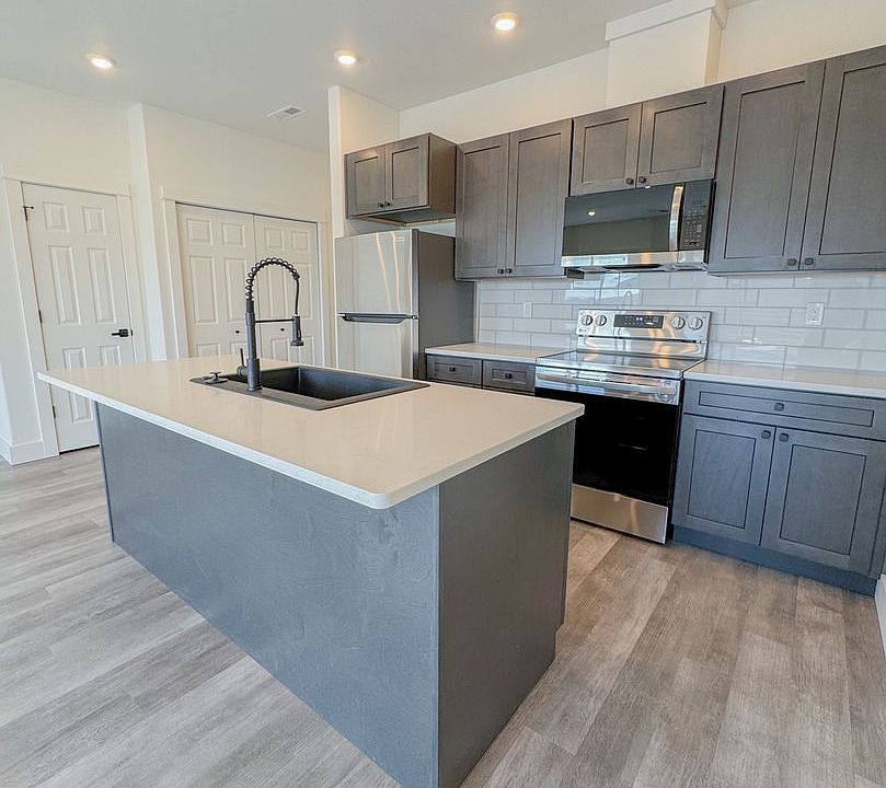 1st image of 961 Covey Run Rd #202