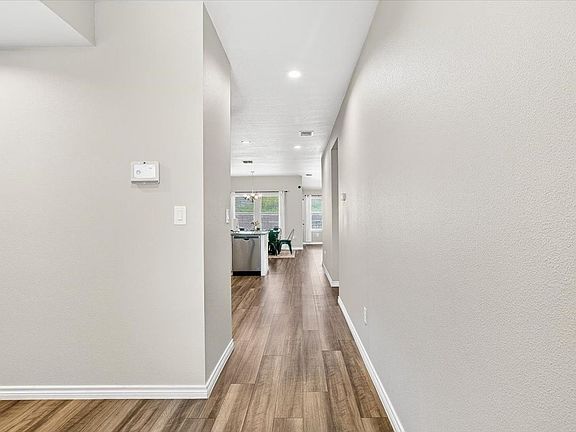 2nd image of 8121 Cattlemen Dr