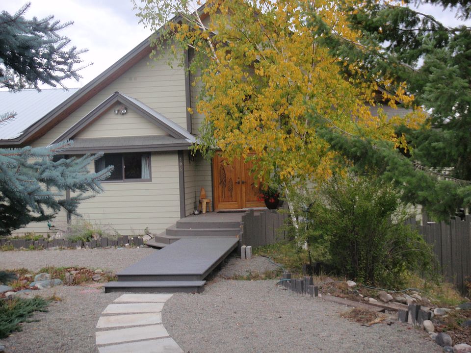 1st image of 340 6th St E