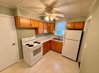 107 W Hill St #A, Eureka, IL 61530