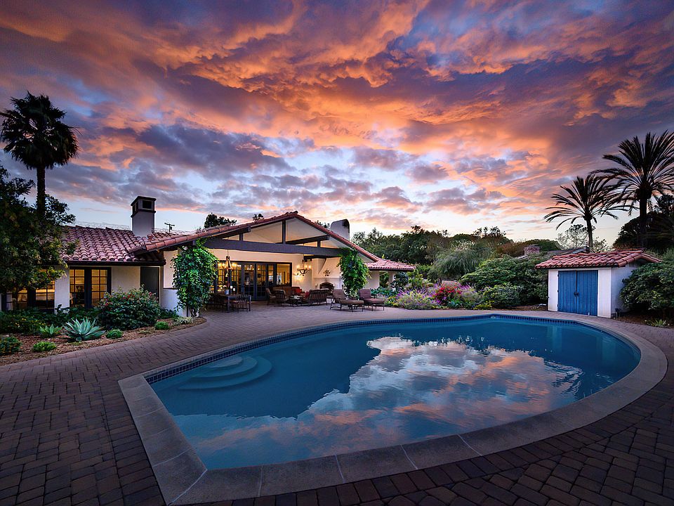 Resort living, close to beach in Rancho Santa Fe, California