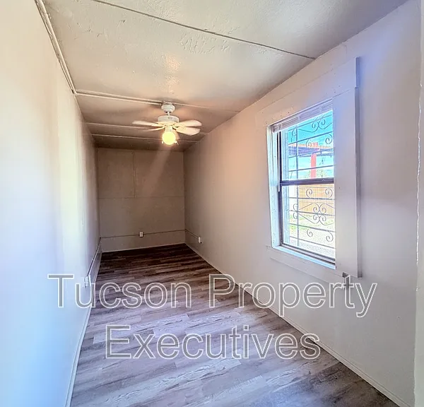 234 E 32nd St #4 — Photo 10