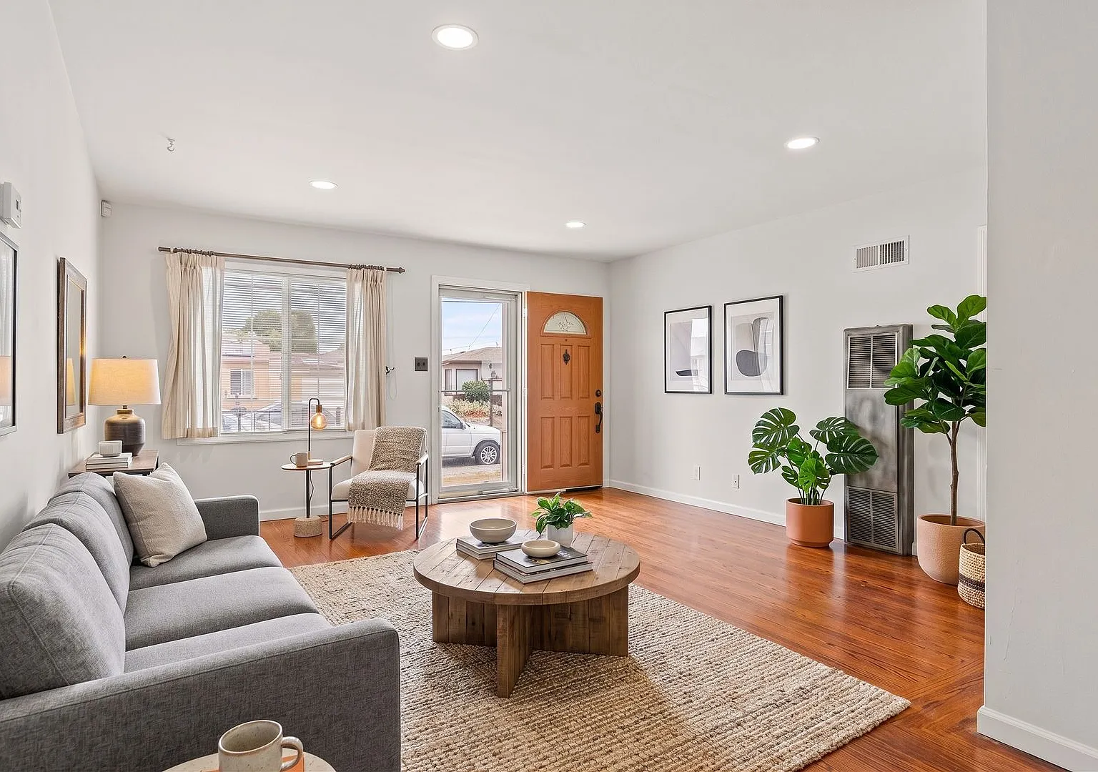 Renovated Modern 3-Bed | 1-Bath Home in Hayward — Photo 2