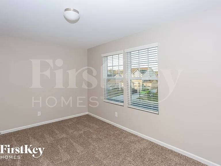 408 Gentle Bend Cv — Photo 13