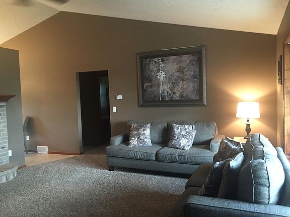 4th image of 2122 Potter Dr