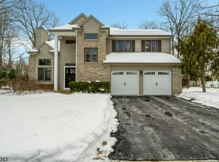 16 Tall Oaks Ln, Budd Lake, NJ 07828
