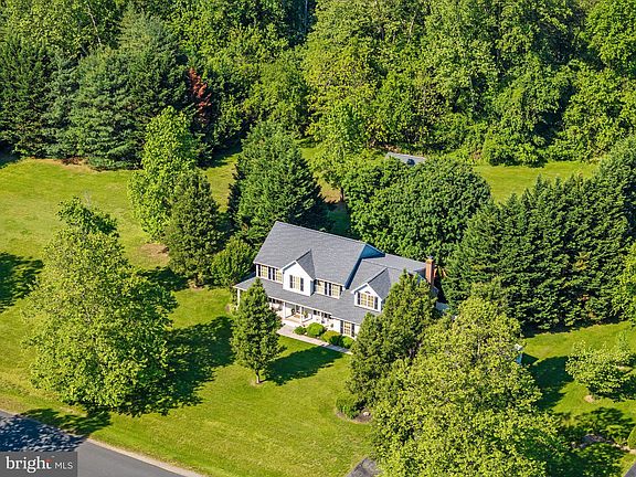 3rd image of 118 Pleasant Springs Dr