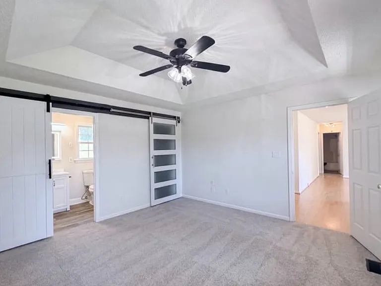 1014 Meagan Ct — Photo 8