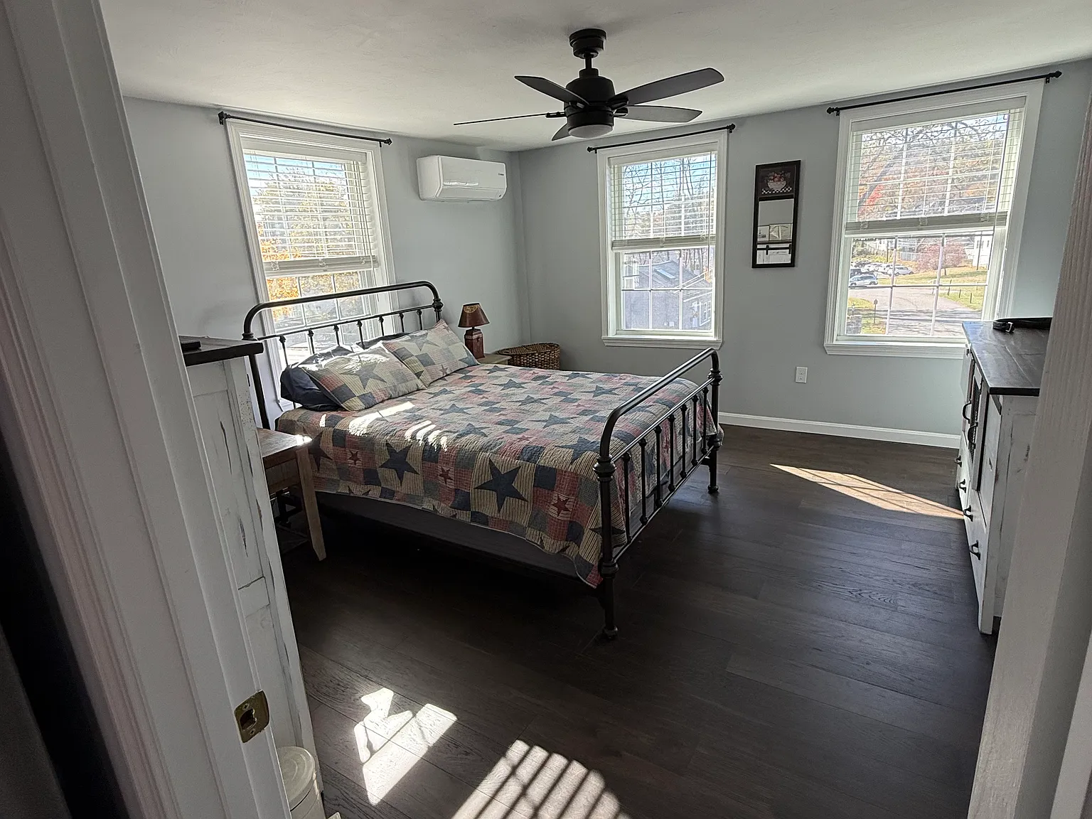 2 bed, 1140 sqft, $2,300 — Photo 2