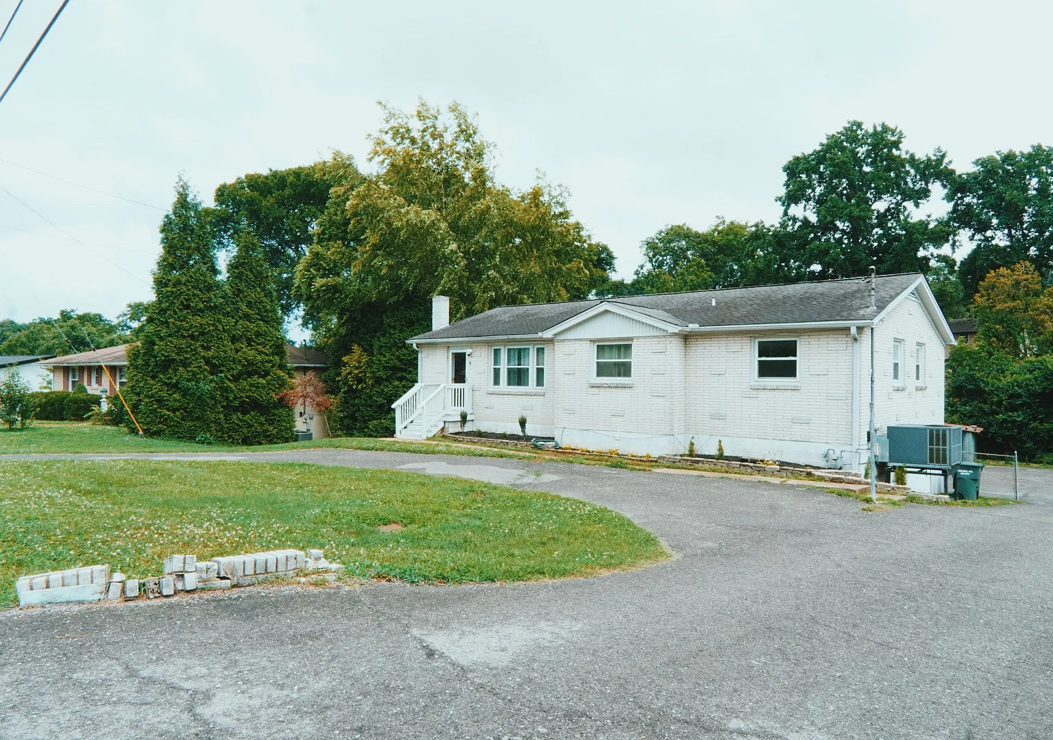 3 bed, 1368 sqft, $700 — Photo 1
