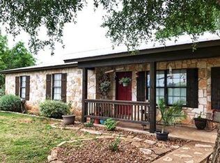5431 State Highway 173 N, Devine, TX 78016