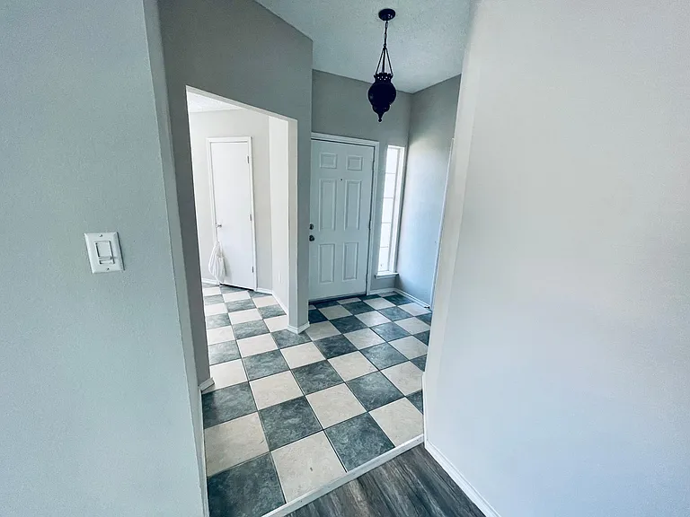 10824 Ives St — Photo 2