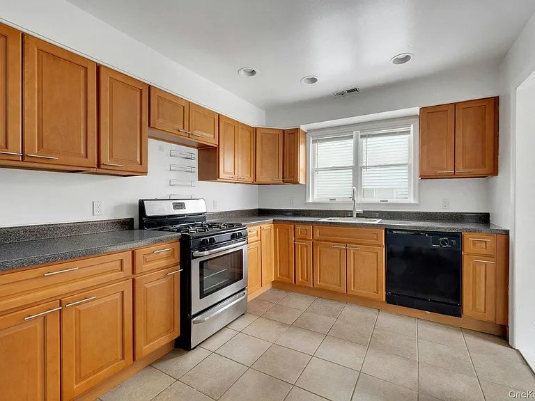 54 Washington St #2 — Photo 13
