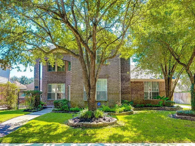 4918 Chappel Hill Dr — Photo 1