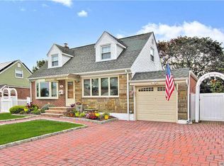 67 Bette Rd, East Meadow, NY 11554