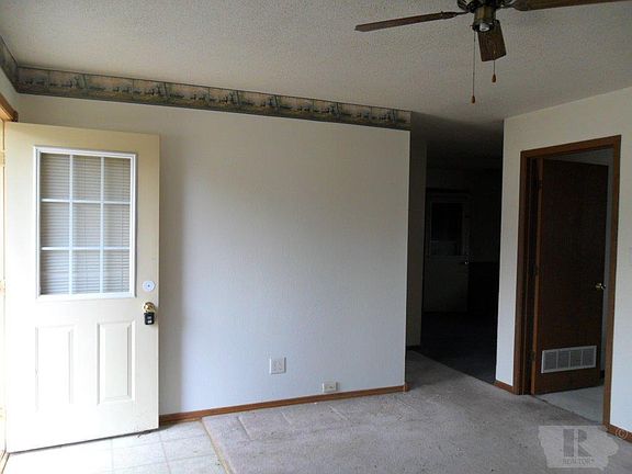 3rd image of 602 Aspen Dr