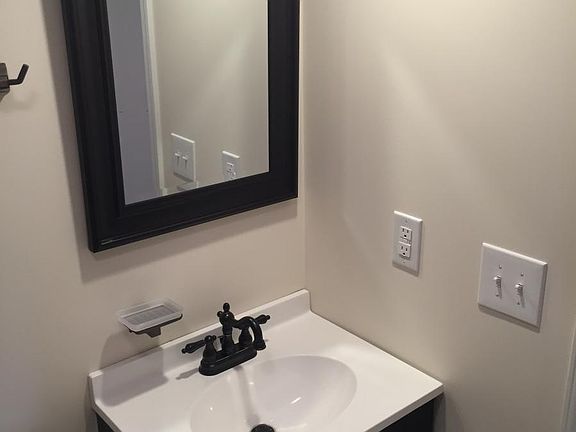 4th image of 101 School St APT C