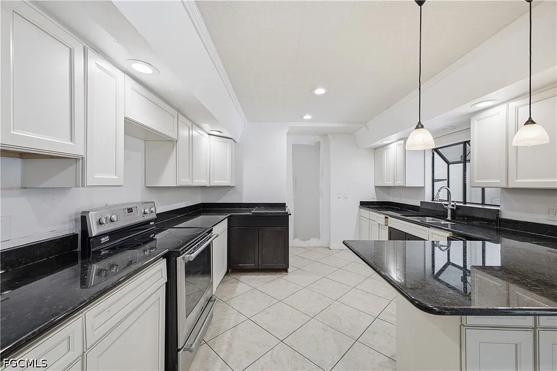 3 bed, 3.5 bath, 3022 sqft, $2,800 — Photo 3