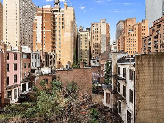 5th image of 160 E 38th St APT 4C