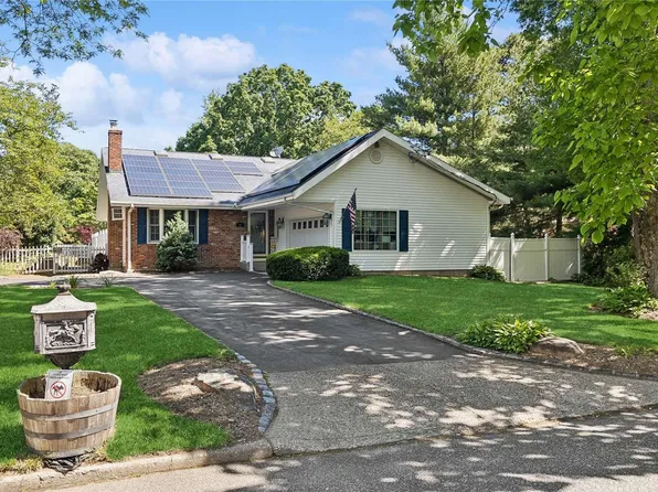 11 Irving Street, Miller Place, NY 11764