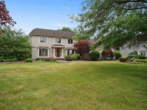 12215 Glen Lake Dr, Fort Wayne, IN 46814