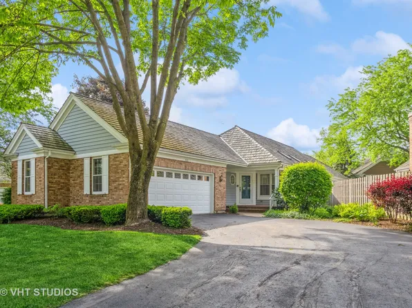 400 Park Barrington Dr, Barrington, IL 60010