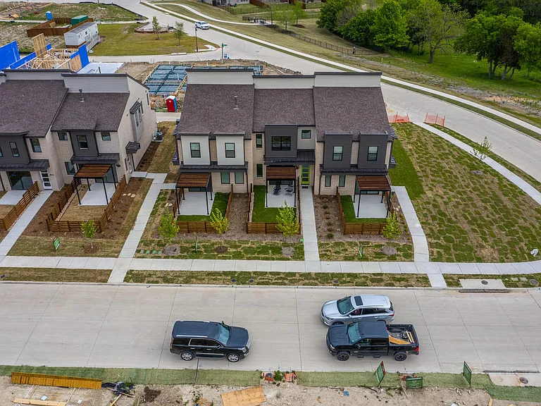 800 Emerling Dr — Photo 28