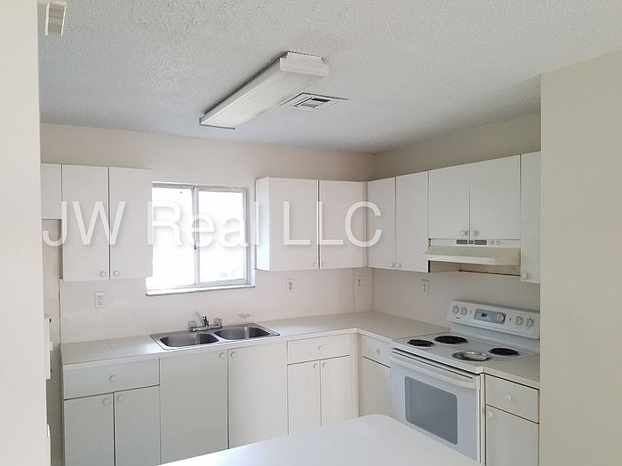 2nd image of 5552 NW 9th Ave #0