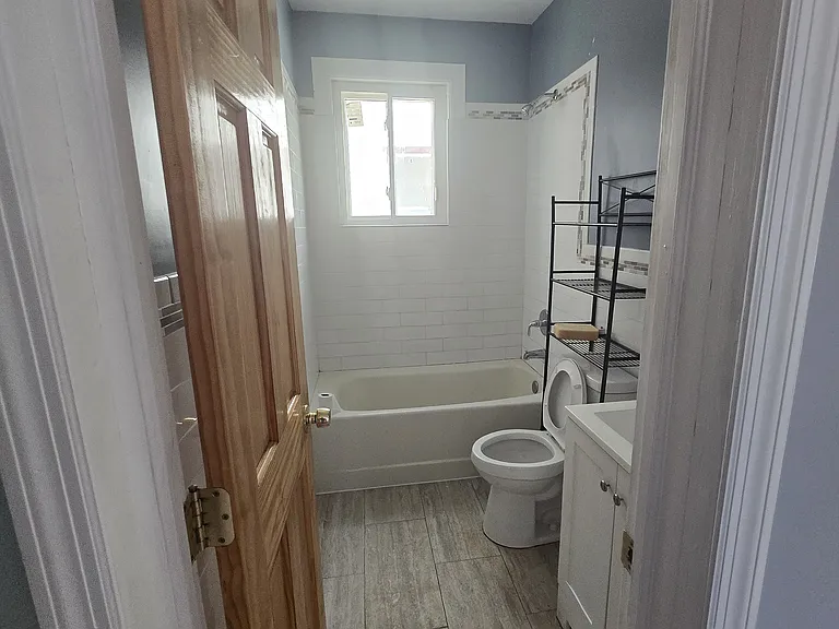 1013 Stark St #1 — Photo 8