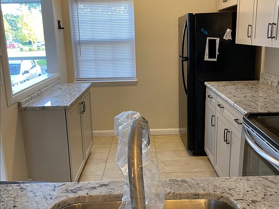 4th image of 41 Foundry St APT 15-5