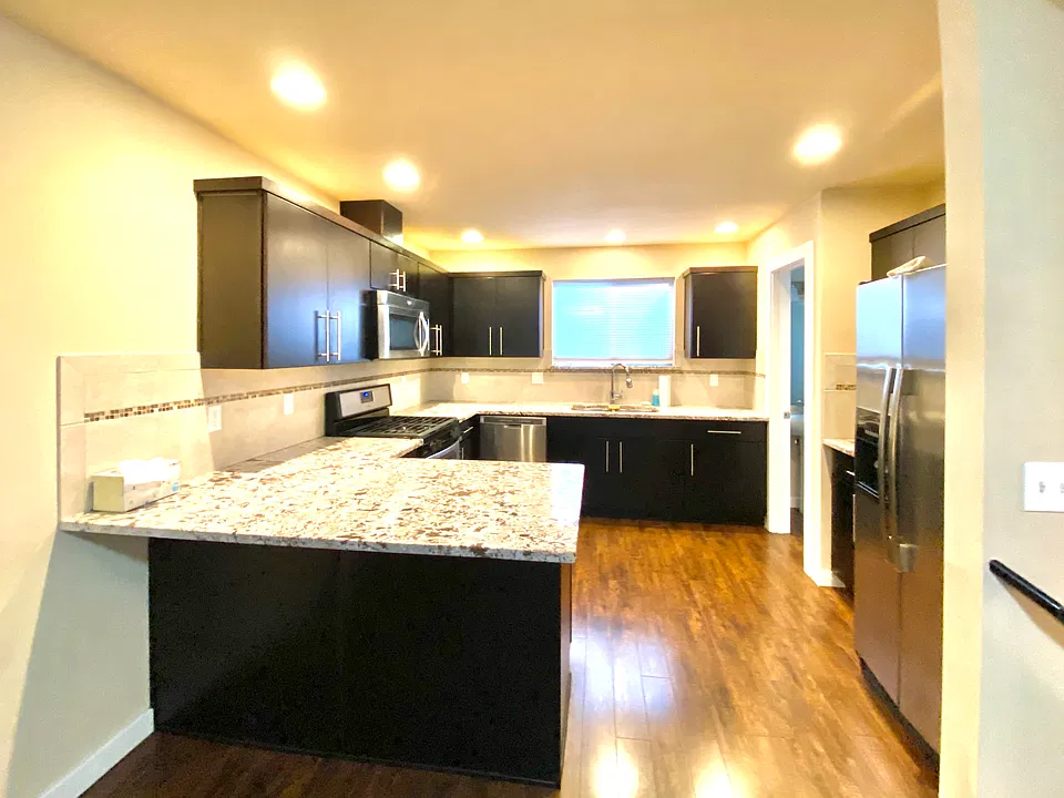 12035 35th Ave NE