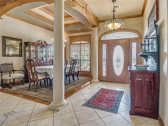 4th image of 2741 Long Lake Pl