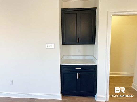4th image of 1363 Fenton Cir