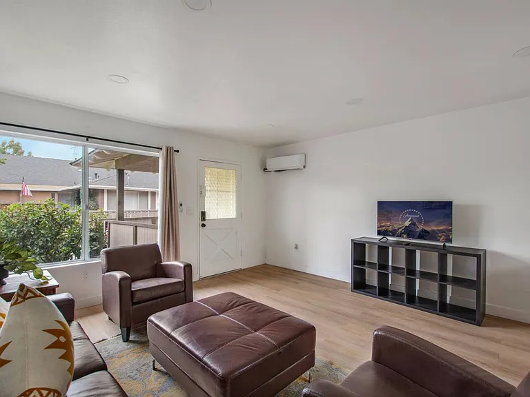 3720 S Marine St #3 — Photo 10