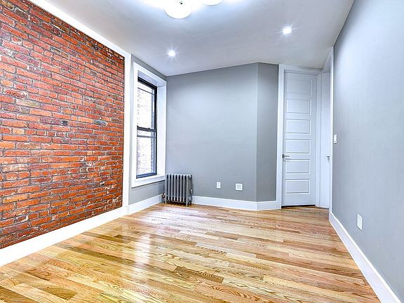 3rd image of 403 W 205th St APT 33