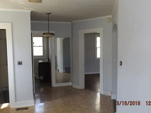 5th image of 3809 Summitt Dr