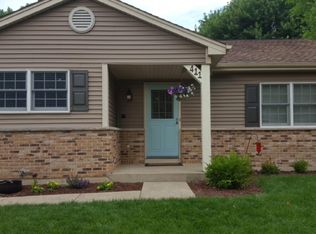 411 Candlewood Ct, Algonquin, IL 60102