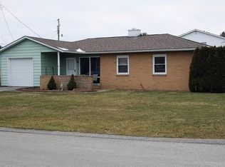 1105 Elm Dr, Latrobe, PA
