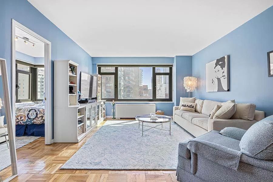 1st image of 160 E 65th St APT 14A