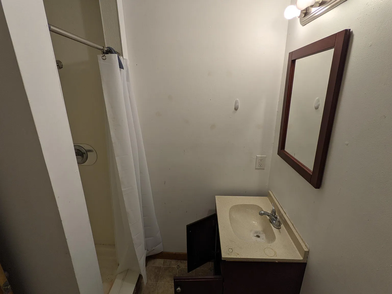 Studio, 600 sqft, $1,115 — Photo 3