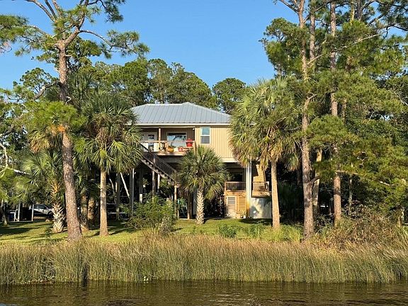2nd image of 70 River Dr