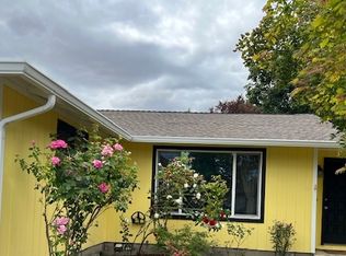 135 NE Kingwood Dr, McMinnville, OR 97128