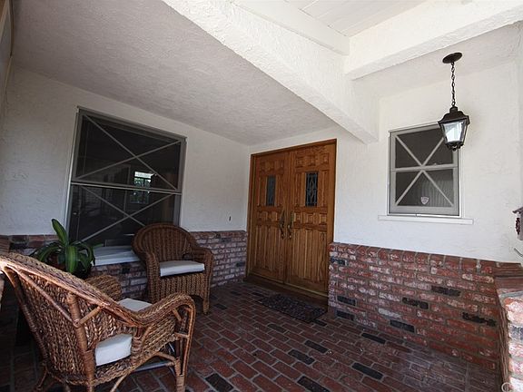 3rd image of 16834 Superior St