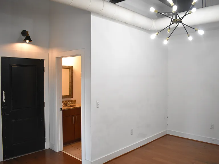 1261 Caroline St NE #101 — Photo 7