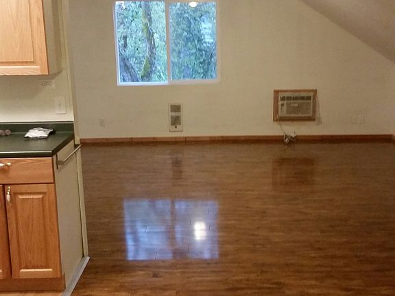 800sf hardwood floors