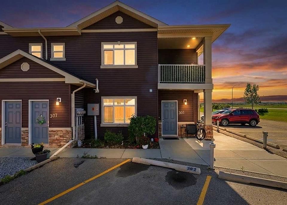 1st image of 639 SW Oak St #303