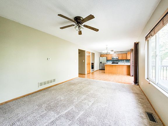 4th image of 3833 Berkshire Ave